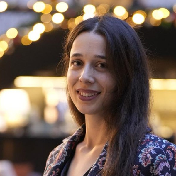 Nadide Embel